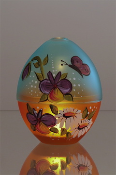 Vajíčko malované pro čajovou svíčku - květiny s motýlkem