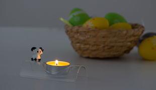 Velikonoční ARC svícen p58 na 1 svíčku s lepenou skleněnou figurkou zvířátka 