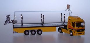 Truck Mercedes - plastové auto, cisterna 0,50 ltr.