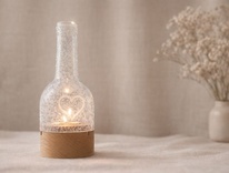 Svícen víno na dubové válcové podstavě velikost SMART se třpytivou malbou srdce