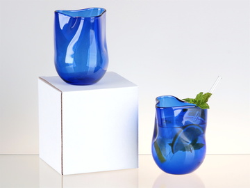 Modrá sklenička BLUE organického tvaru - 1 ks v bílé krabičce