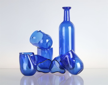 Modrá sklenička BLUE organického tvaru