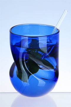 Modrá Cool sklenička z lahve od vína s tvarovaným dekorem - pohodlné držení
