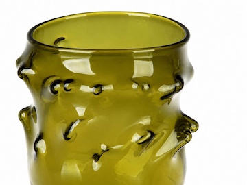 Designová sklenička z lahve od vína s ergonomickým tvarováním výšky 95 mm - detail