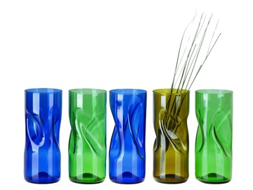 Cool váza z láhve od vína se symetricky tvarovaným dekorem a oblým dnem pro stabilní držení květin