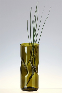 Cool váza z láhve od vína - barva antická zelená - minimalistické aranžmá 