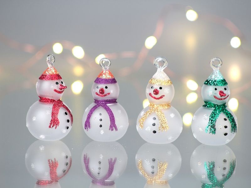 Vánoční ozdoba Sněhulák na zavěšení - 4 barevné varianty
