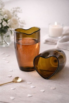 Sklenka z lahve od vína - okraj ve tvaru srdce 