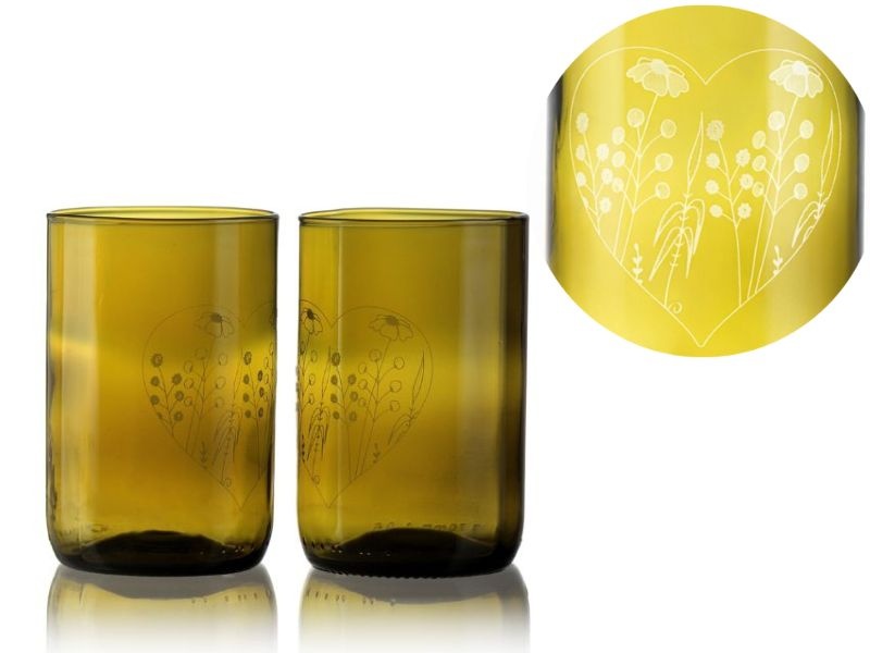 Sklenka z lahve od vína - Luční doušek v srdíčku 