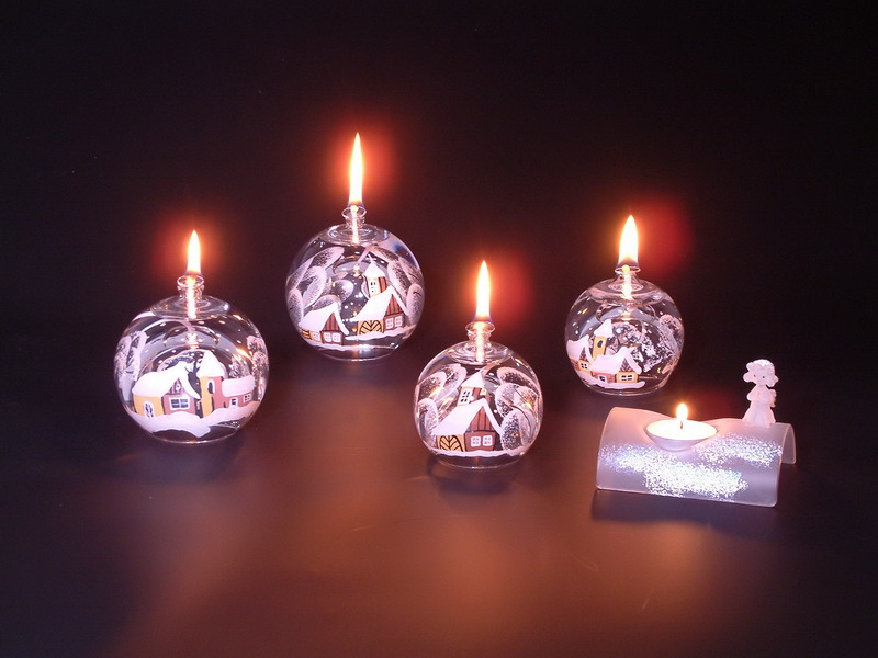 Olejová lampa kulatá s výdutí - vánoční malba