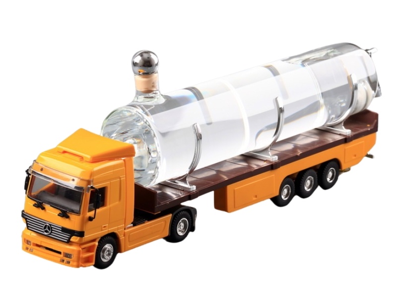 Truck Mercedes - plastové auto, cisterna 0,50 ltr. - žluté