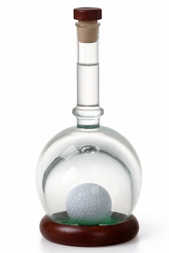 Láhev Magic s výdutí 0,20 ltr. Golf s dřevěnou podstavou