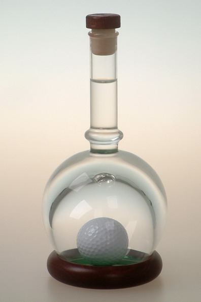 Láhev Magic s výdutí 0,20 ltr. Golf s dřevěnou podstavou